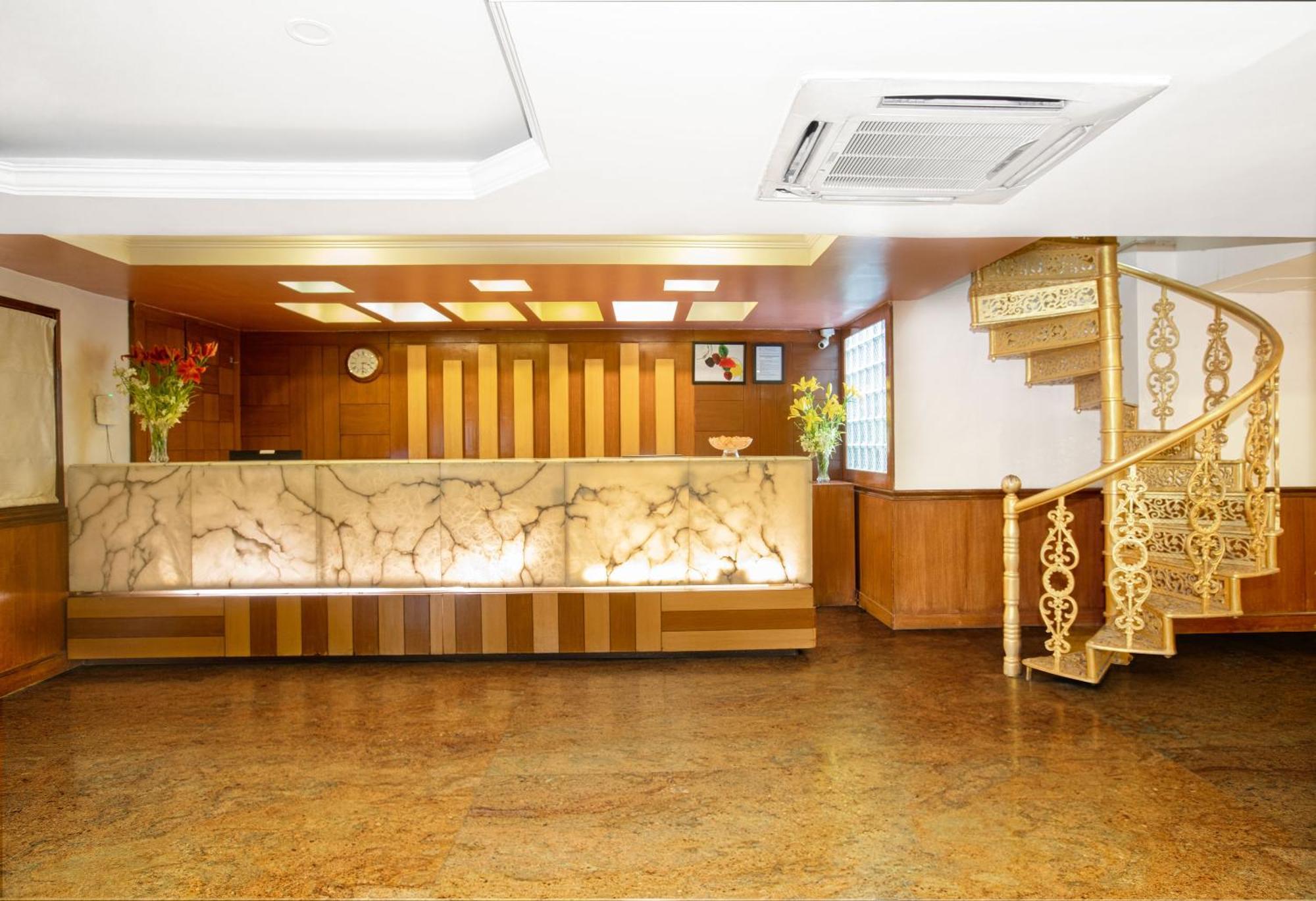 Hotel Monarch Brigade Road Bengalúr Exteriér fotografie
