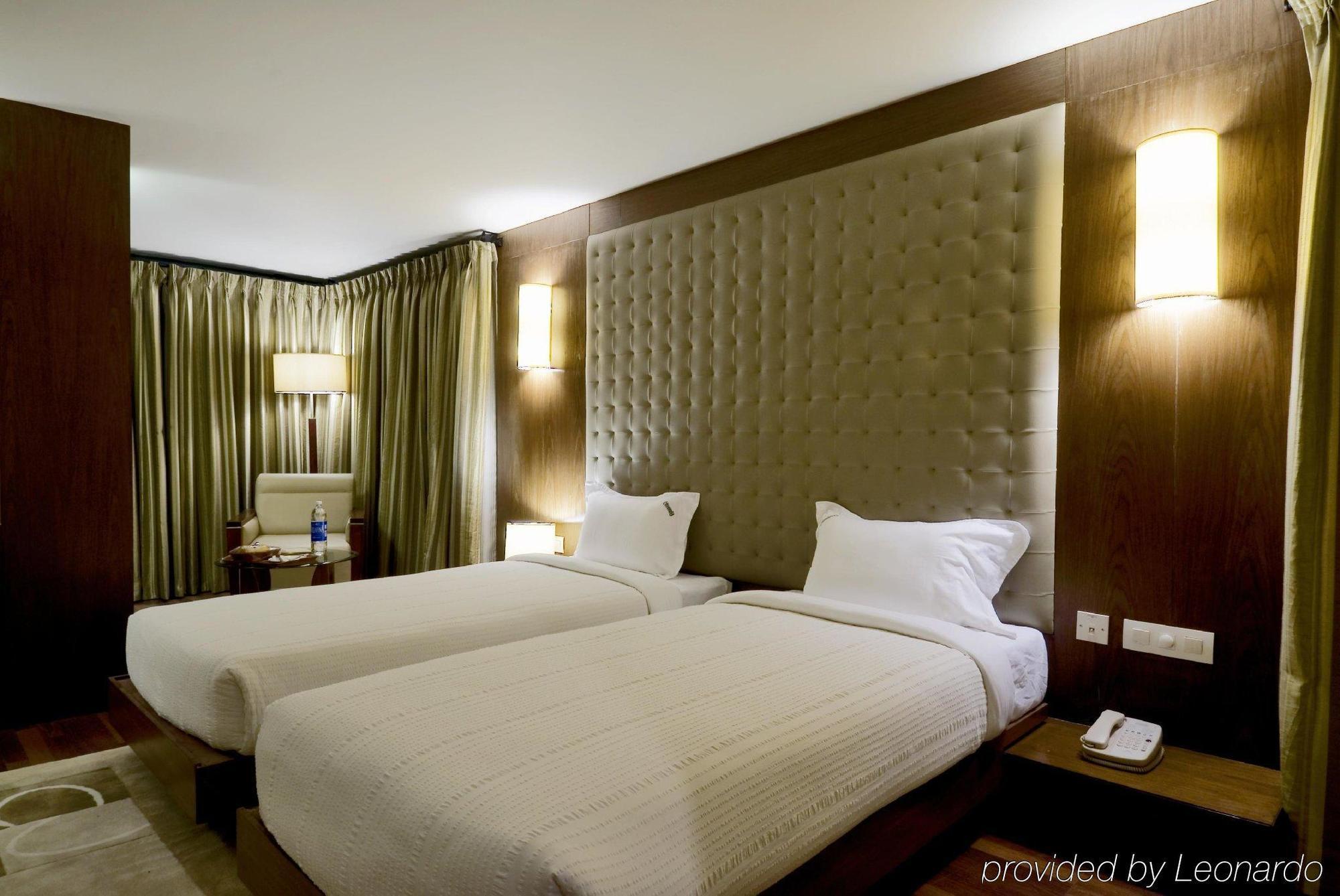 Hotel Monarch Brigade Road Bengalúr Exteriér fotografie