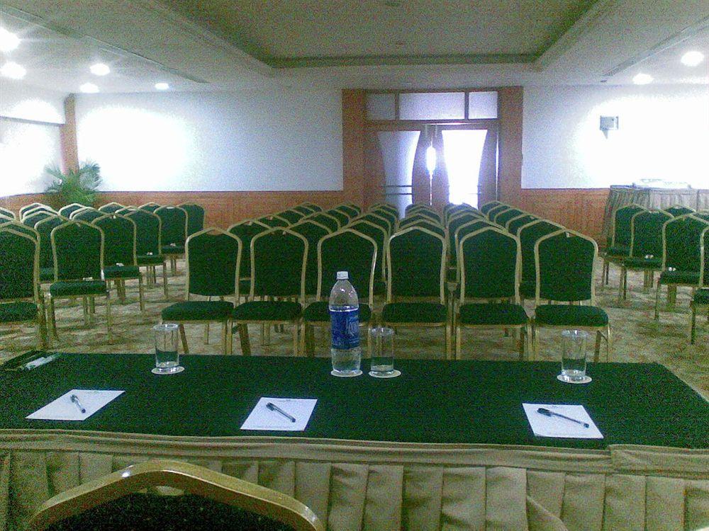 Hotel Monarch Brigade Road Bengalúr Exteriér fotografie